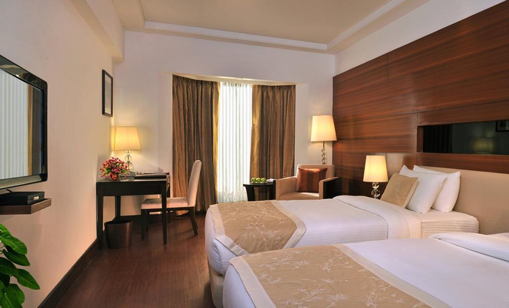 Hotel Haut Monde Gurgaon Esterno foto