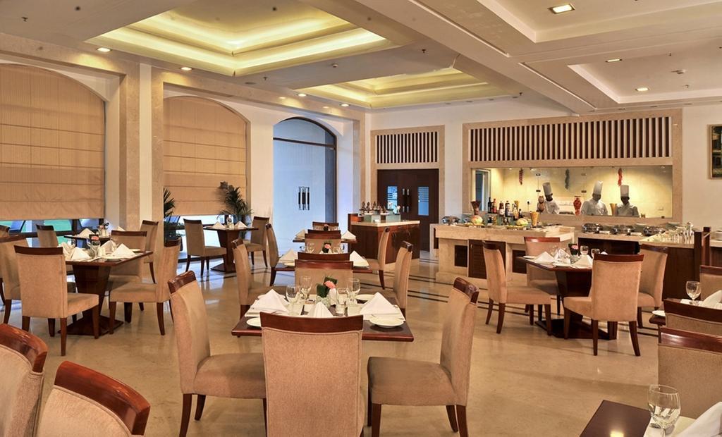 Hotel Haut Monde Gurgaon Esterno foto