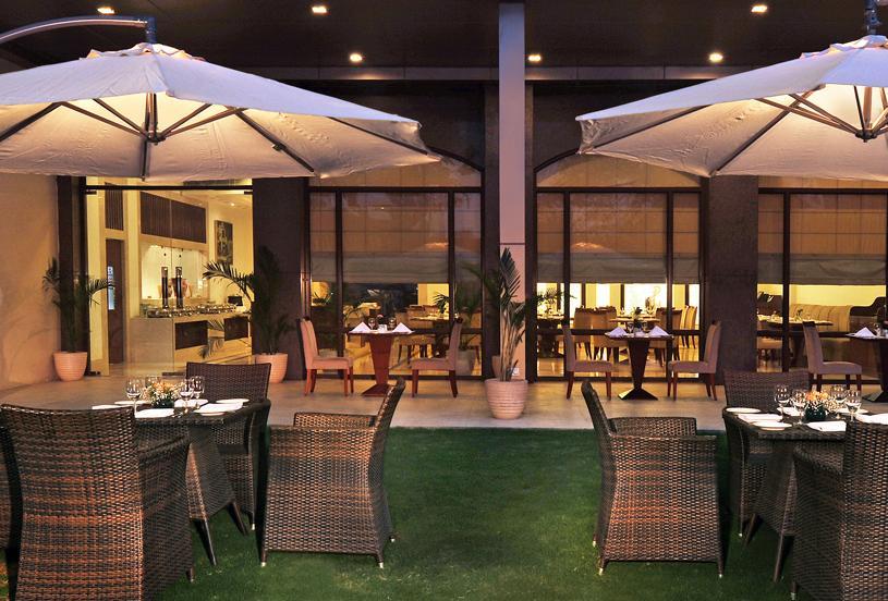 Hotel Haut Monde Gurgaon Esterno foto